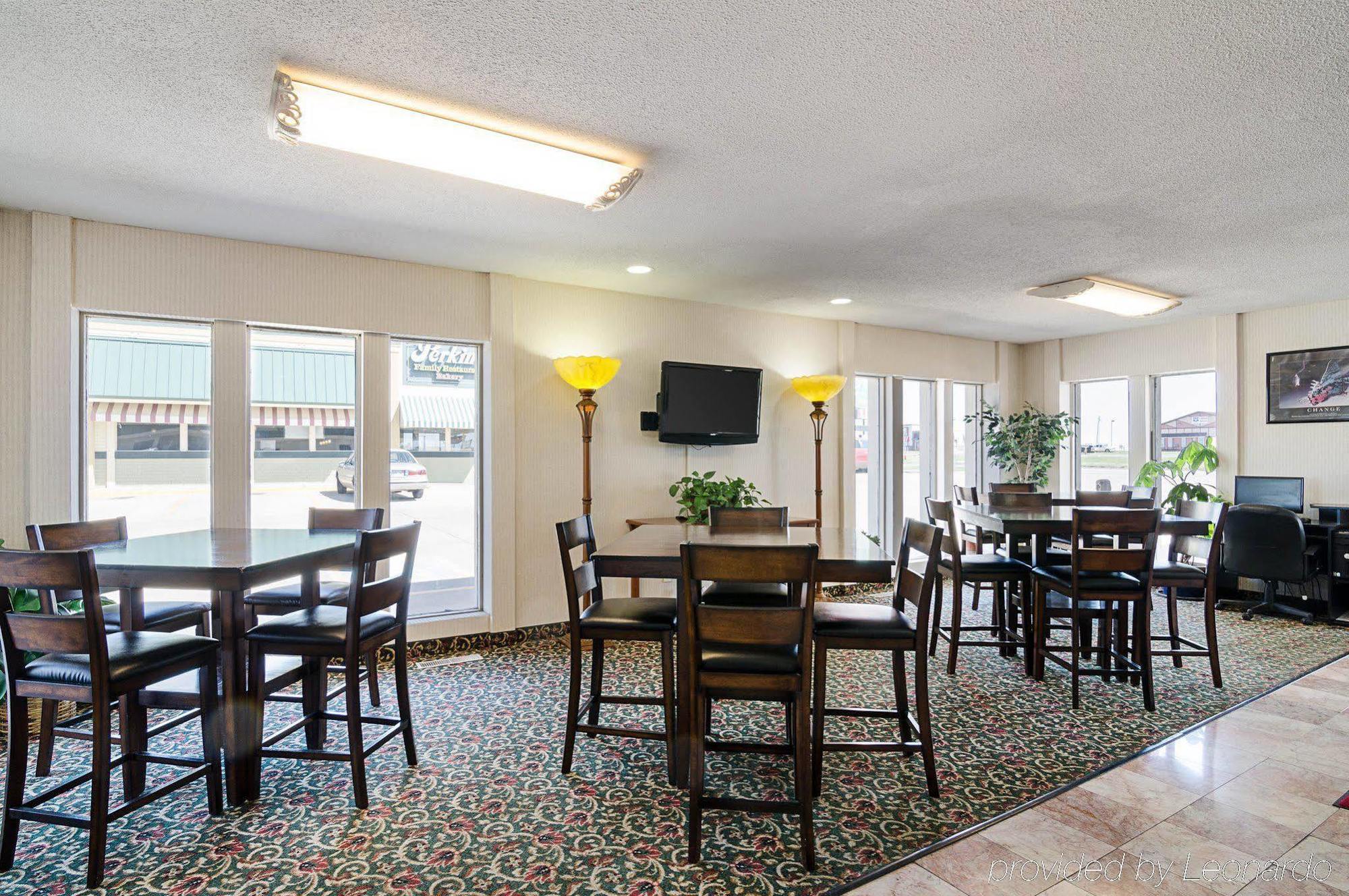 Econo Lodge Mcpherson Exterior foto